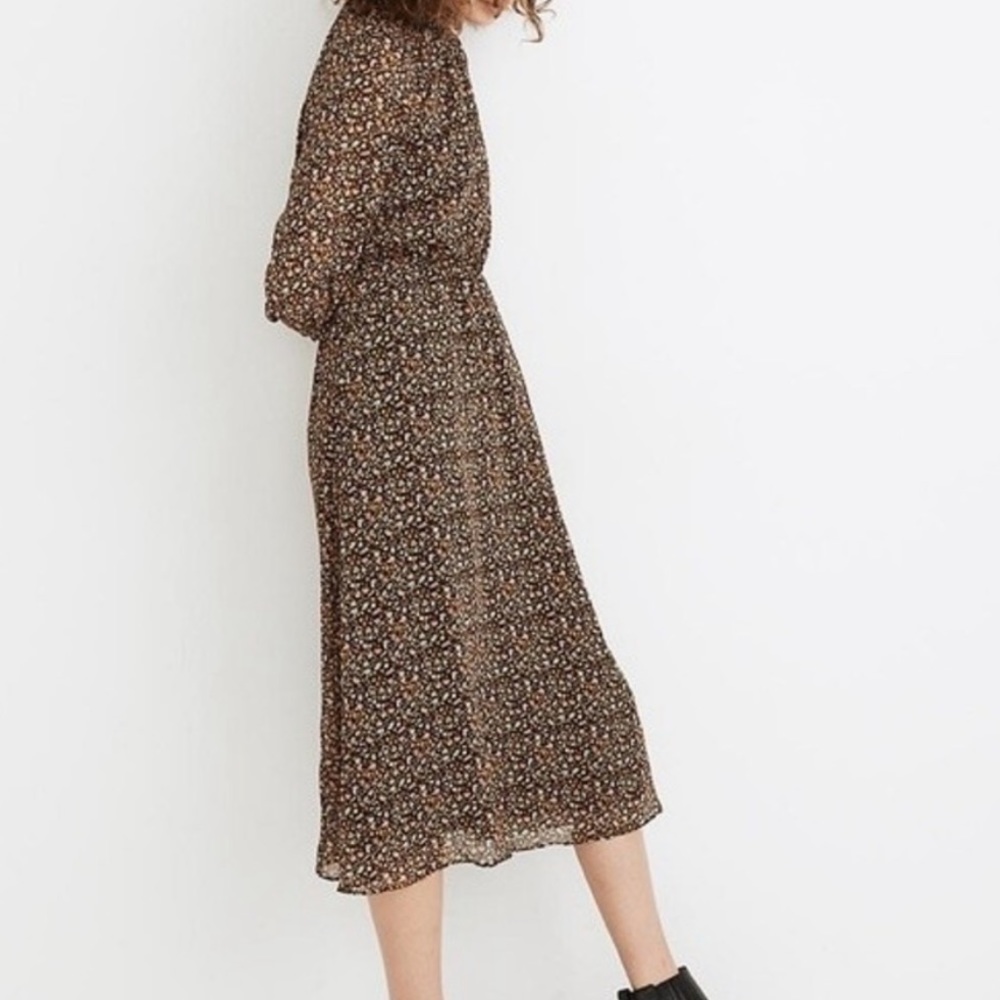 Madewell (Re)sourced Georgette Smocked-Neck Midi Dress in Folktale Paisl… - Picture 5 of 9